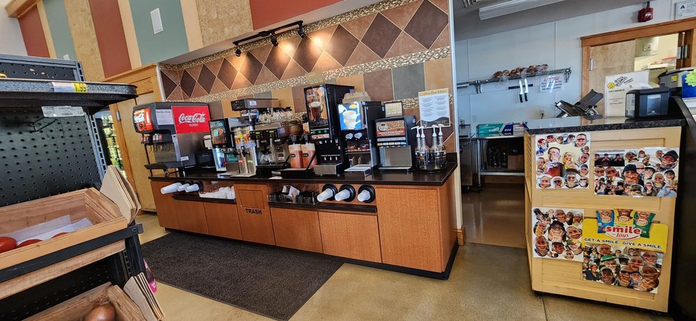 Wee Winks Market & Deli