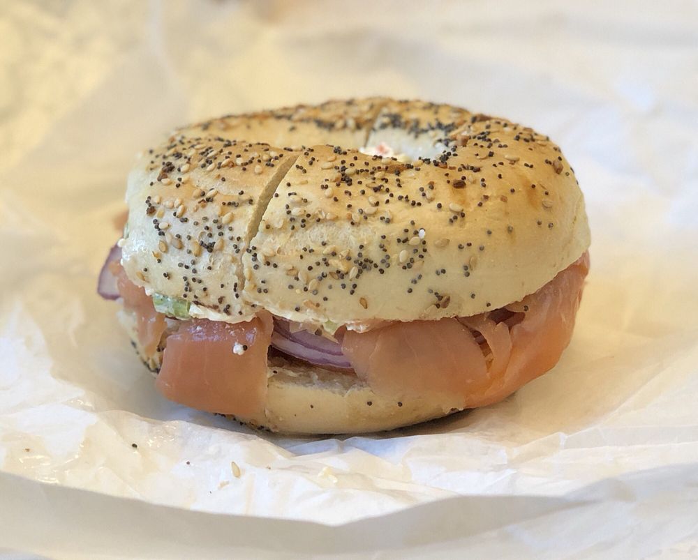 Izē's Deli & Bagelry