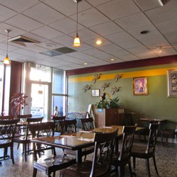 Chada Thai Cuisine 216 Photos 353 Reviews 1624 Broadway Photo Of Chada Thai Cuisine Sacramento Ca United States Near Front Entry