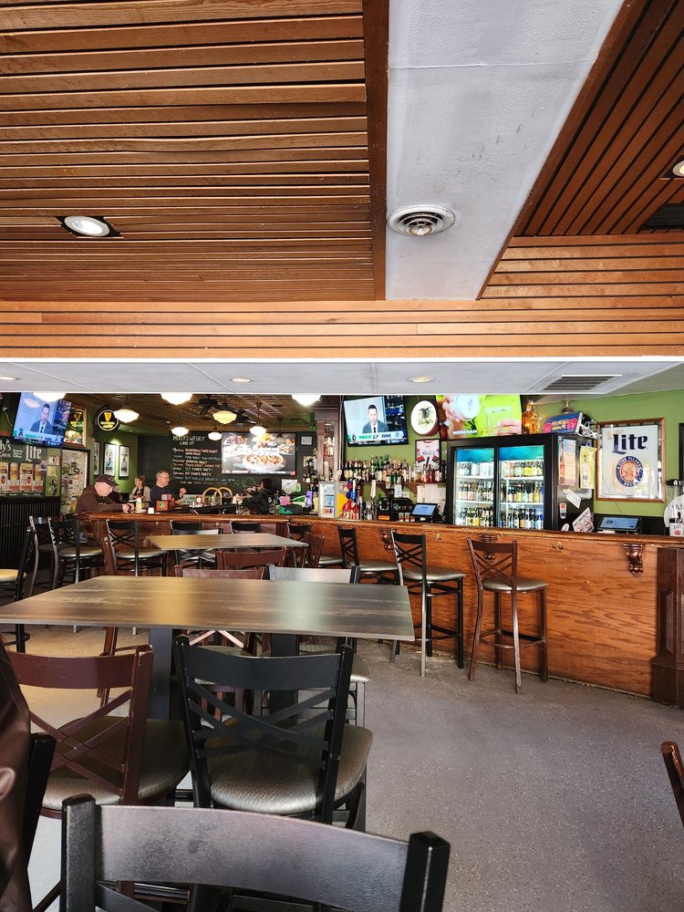 Molly's Irish Grille & Sports Pub