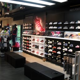 adidas store mönckebergstraße 13 hamburg adidas store mönckebergstraße 13 hamburg