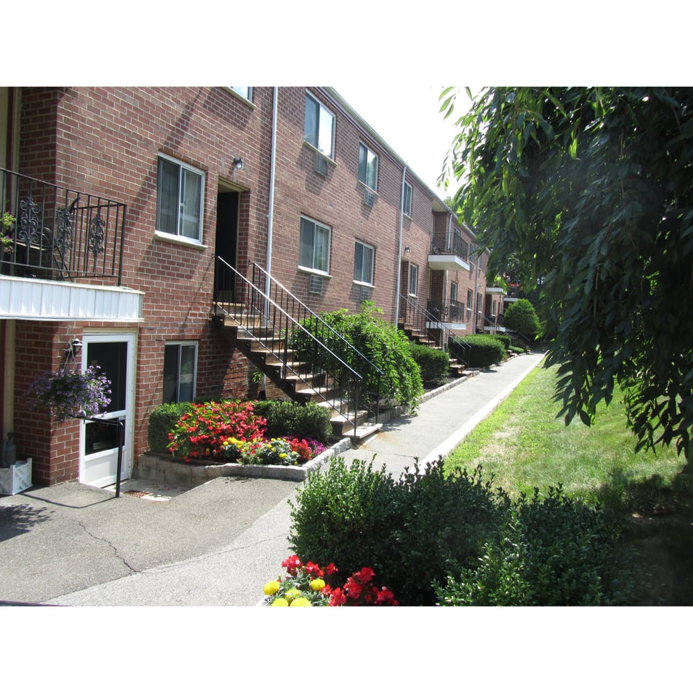 Scarsdale Fairway Apartments 300 S Central Ave, Hartsdale, NY