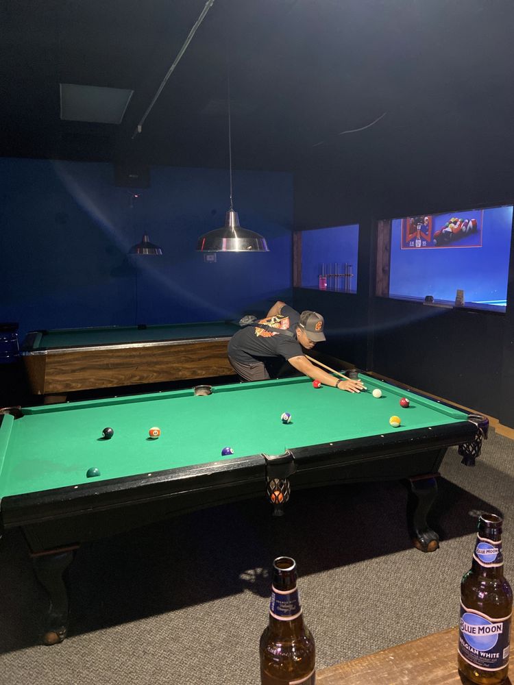 Corner pocket