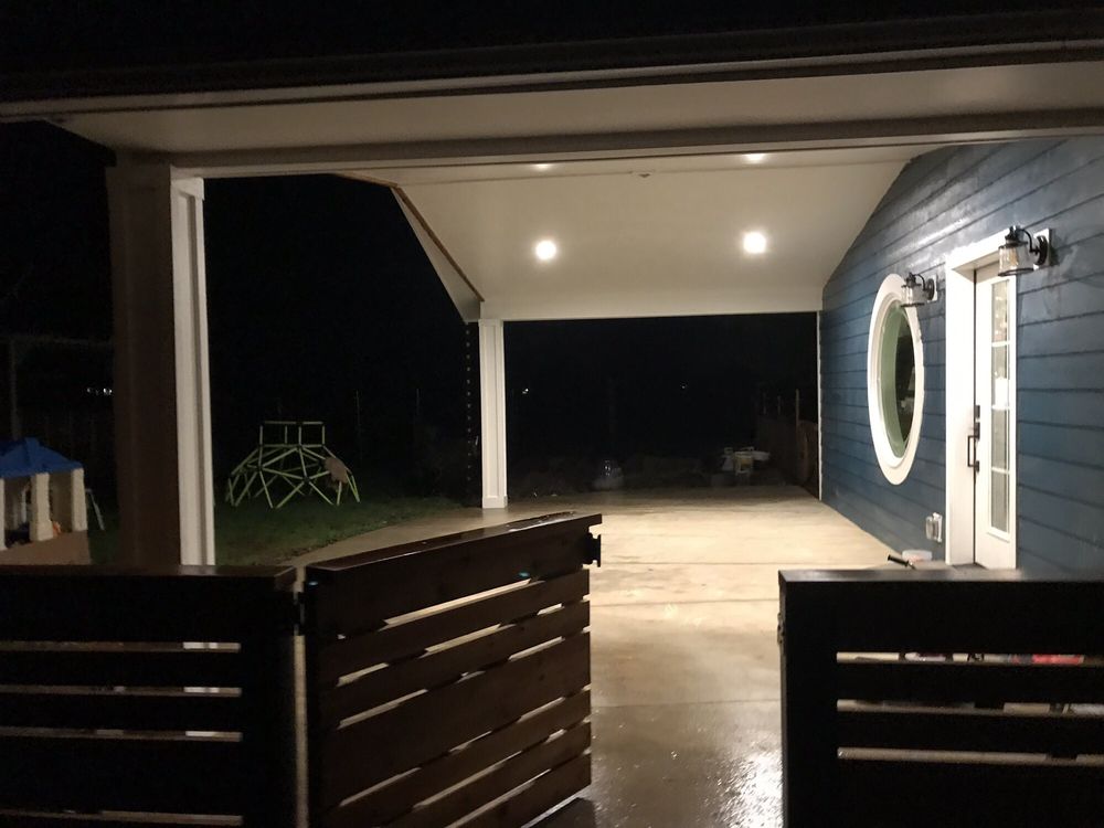 image of business Blue River Building