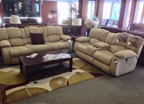 Bailey S Home Furnishings 921 W Jefferson St Plymouth In Flooring Photos 10