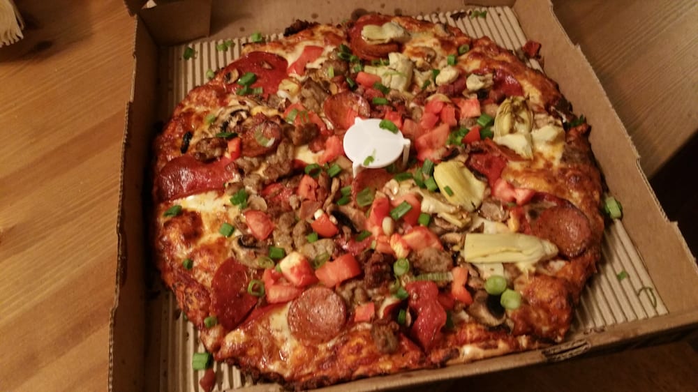 Wombo Combo Medium Pepperoni Sausage Linguica Bacon Photo Of Round Table San Jose Ca United States Wombo Combo