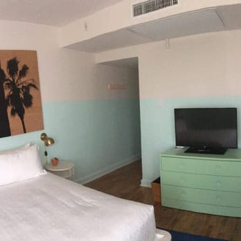 The Hall South Beach Closed 60 Photos 61 Reviews Hotels Photo Of The Hall South Beach Miami Fl United States Room