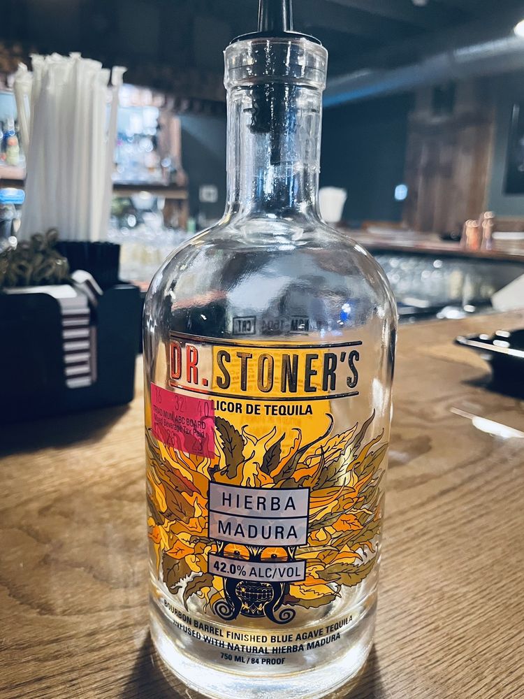 Top Leaf Cigar Lounge