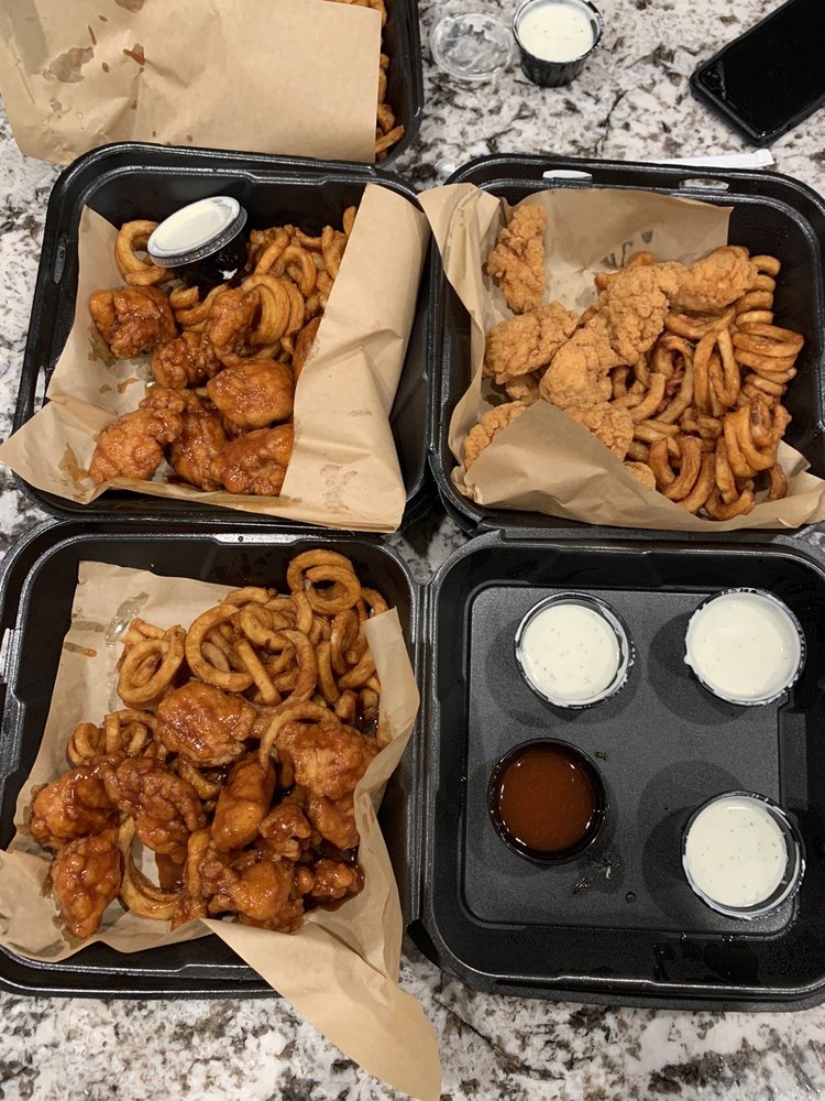 IT'S JUST WINGS