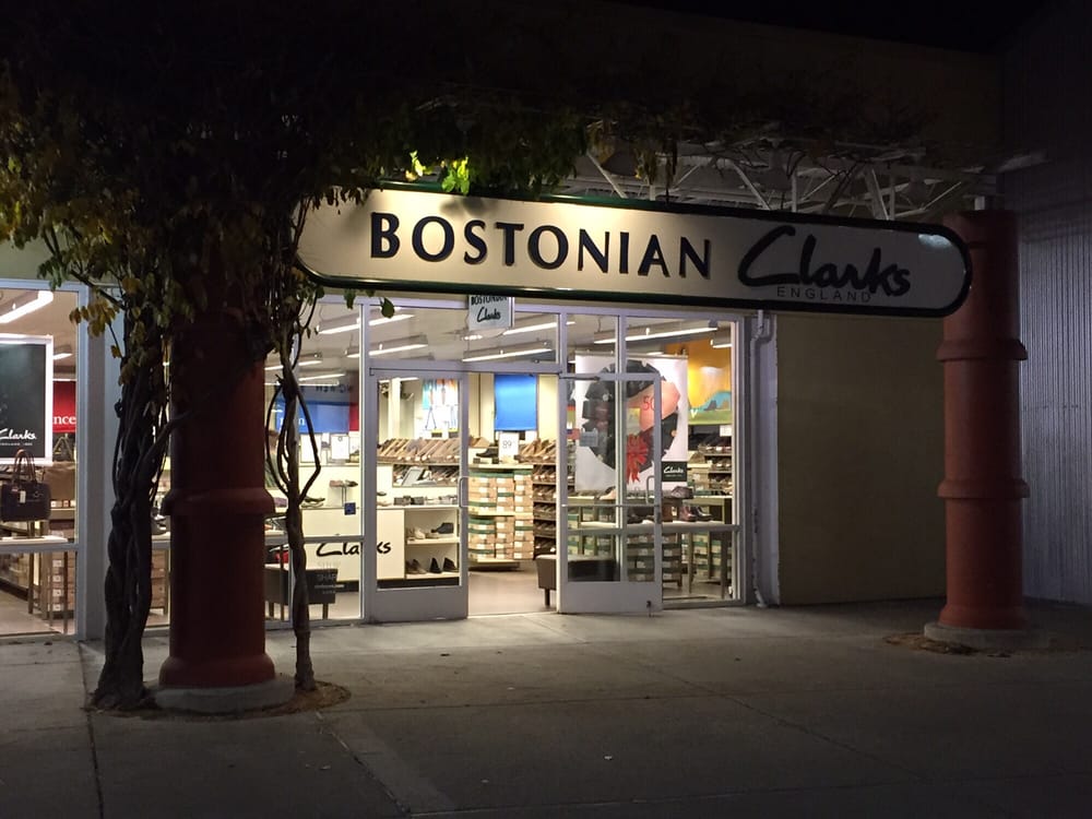 Clarks Outlet Shoe Stores 2200 Petaluma Blvd N