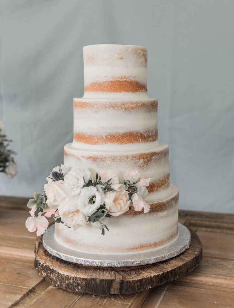Classic Cakes By Lori