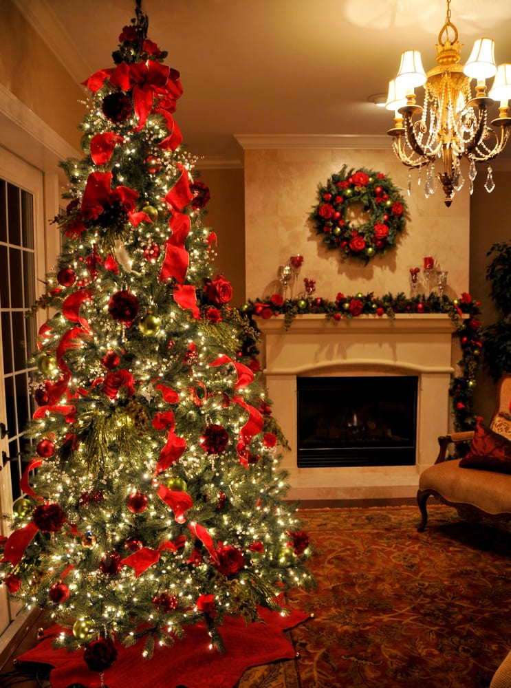 Photo Of House Stars Holiday Lighting Installation Photo Of House Stars Holiday Lighting Installation