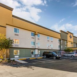 Comfort Inn Suites Airport 20 Photos Hotels 3005 Photo Of Comfort Inn Suites Airport Memphis Tn United States