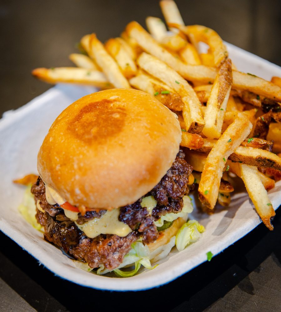 Mama Crow's Burger & Salad Shop