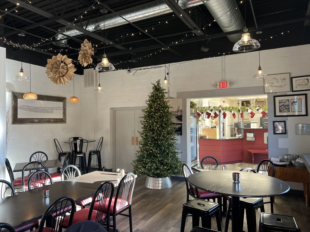 Mary Lou's Pizza