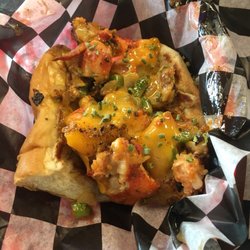 Best Seafood Restaurants In Baton Rouge La Last Updated August Ad La Salle S Crawfish Lobster Rolls