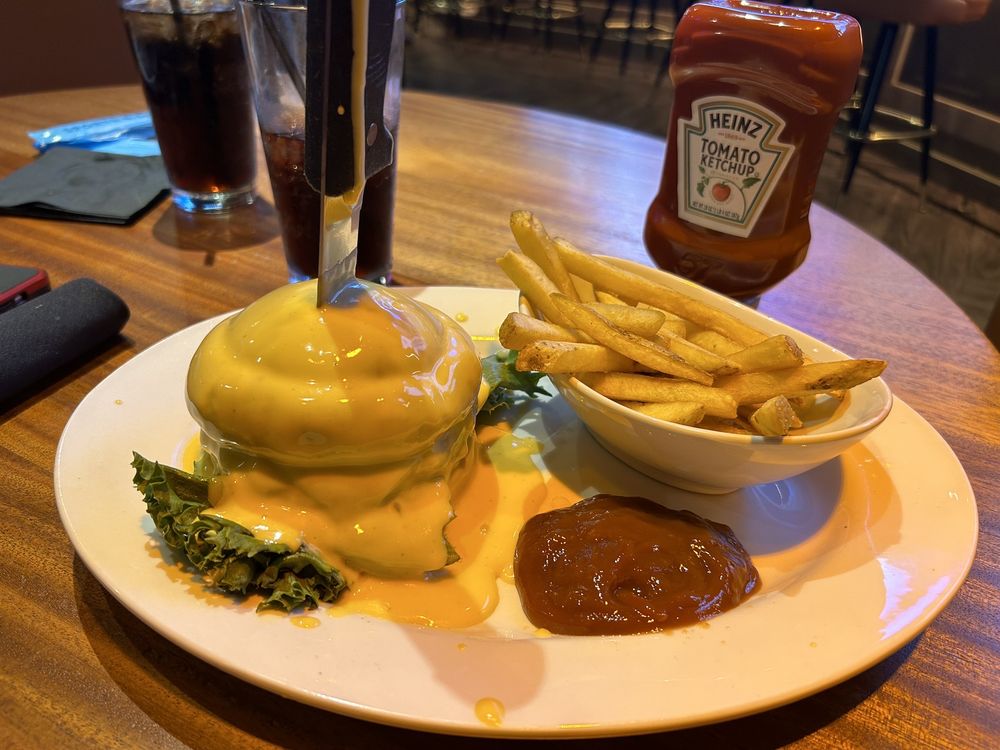 Sports & Social Dolphin Mall