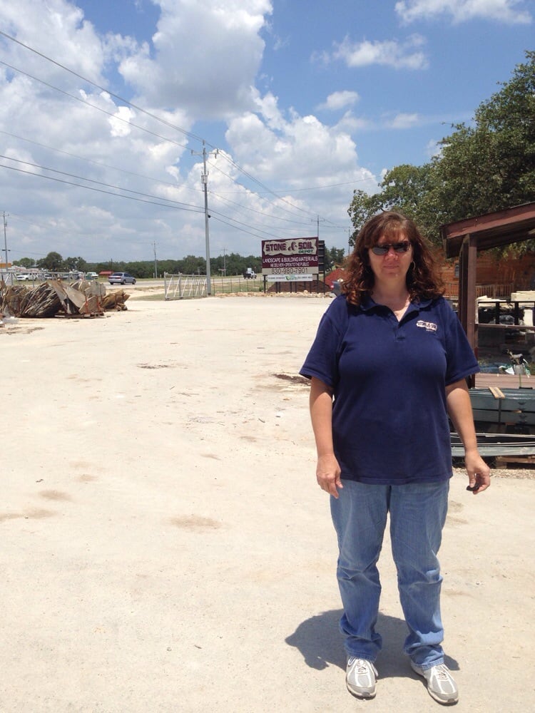 STONE & SOIL DEPOT Nurseries & Gardening 29280 Hwy 281 N, Buverde